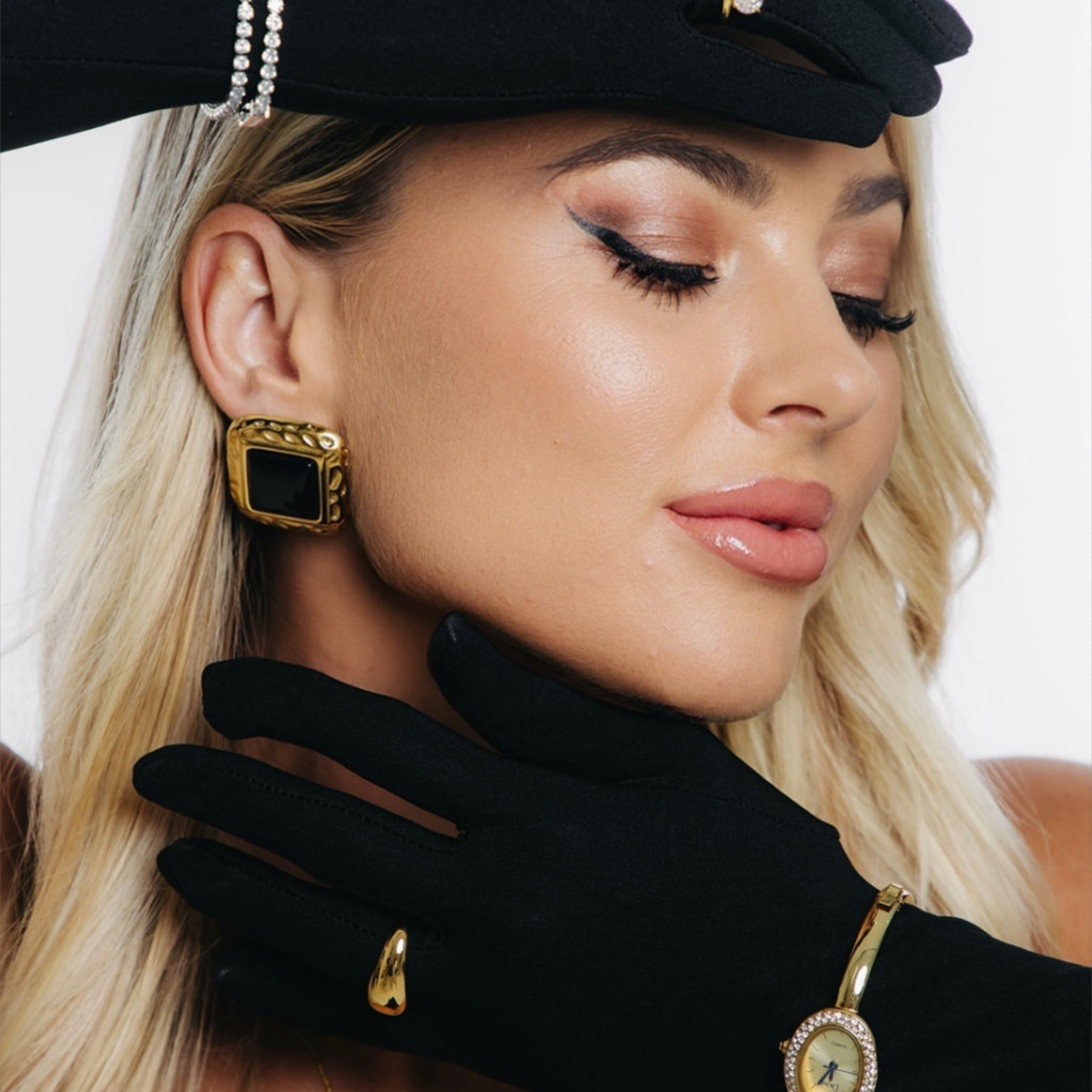 APHRODITE EARRINGS