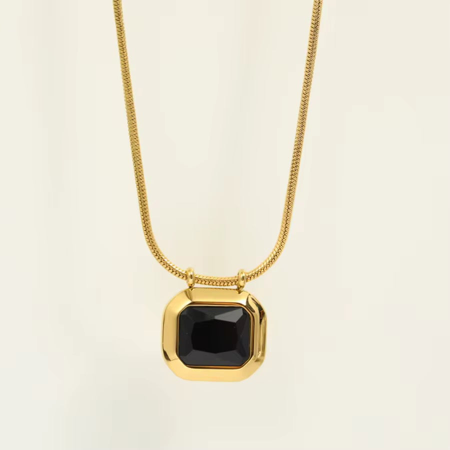 APHRODITE NECKLACE