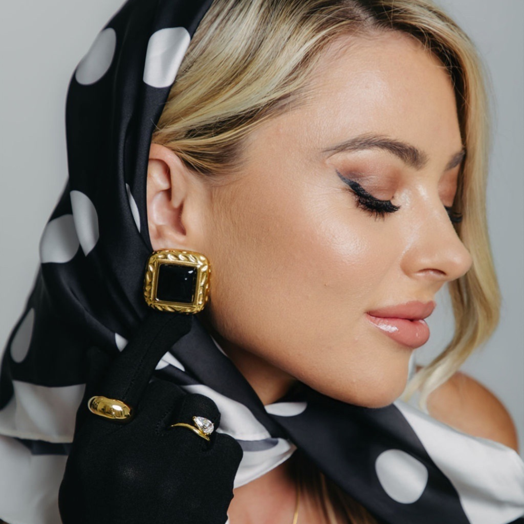 APHRODITE EARRINGS